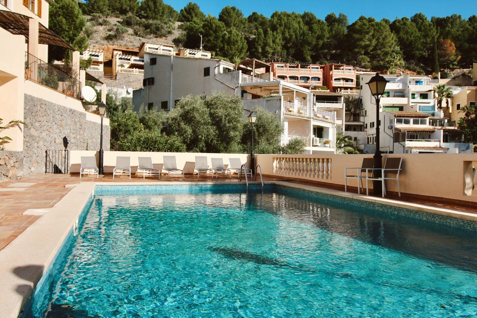 Apartamento con terraza y preciosas vistas en el puerto de Soller